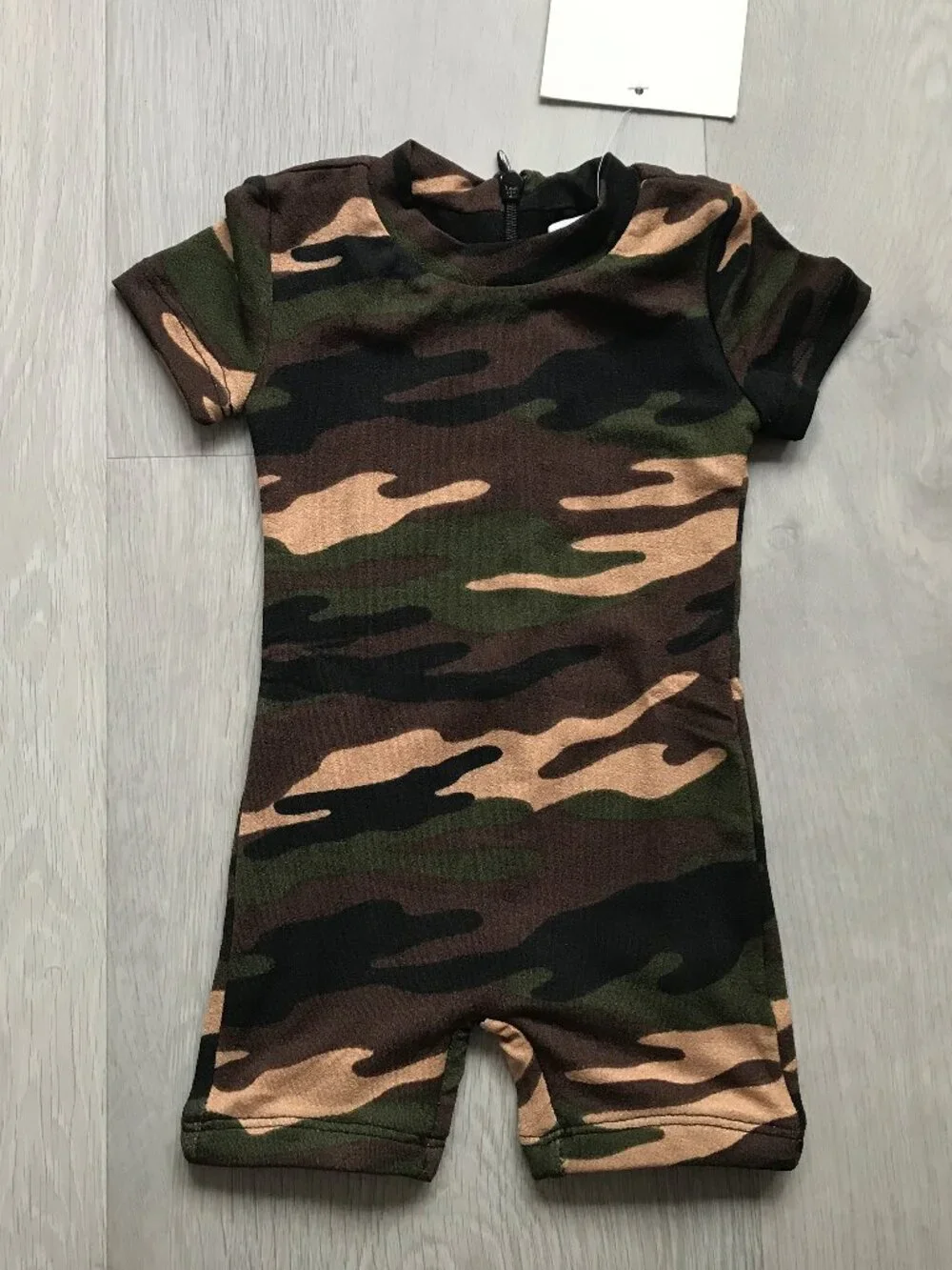 NAKED WARDROBE MAMA MALIKA CAMO HREEN BABAY ONSIE 6-9 MONTHS